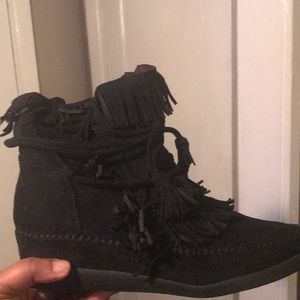 Black fringed ankle boot